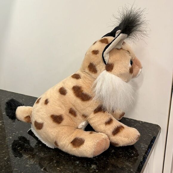 Destination Nation Lynx Plush Stuffed Animal by Aurora. Size 13” - Picture 5 of 8